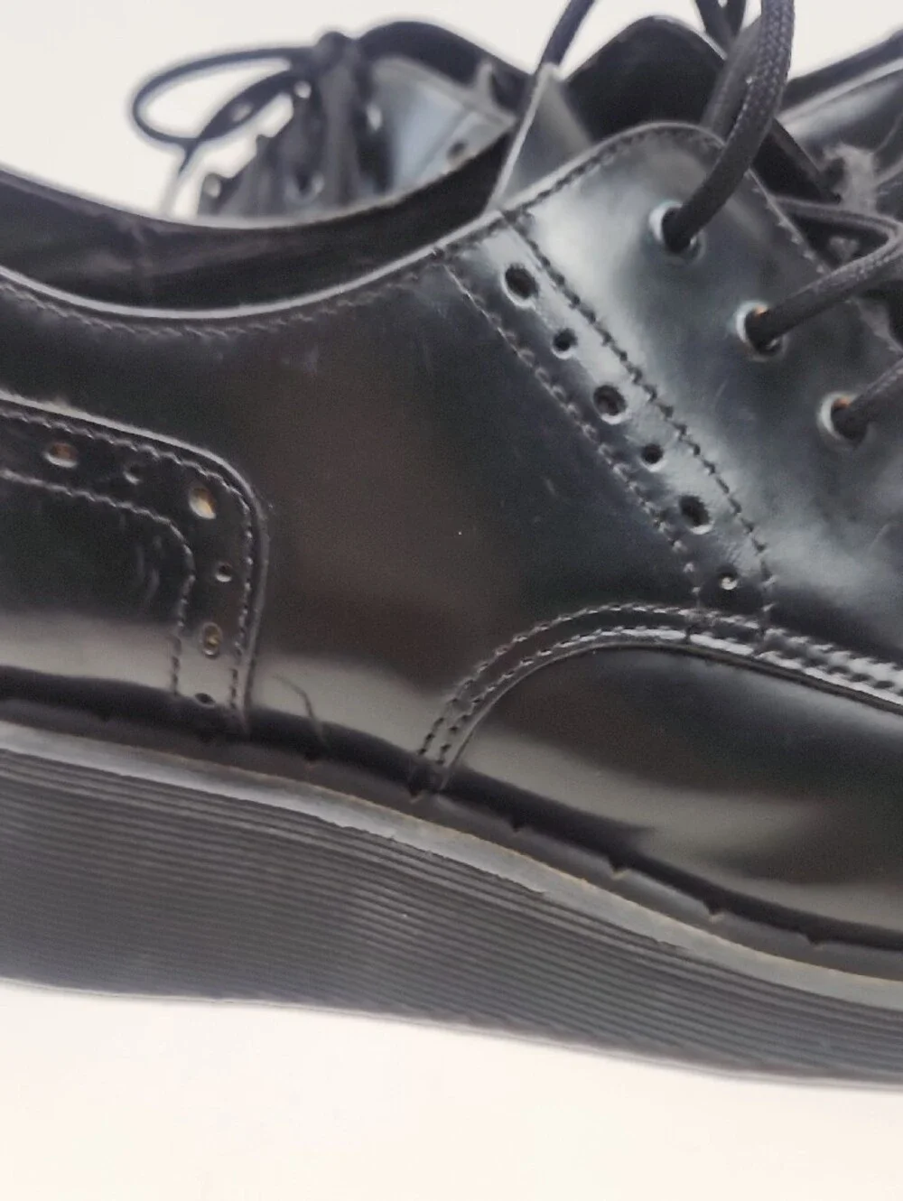 Vintage Dr. Martens Men's Black Lace-Up Platform Shoes Size 7M 9W